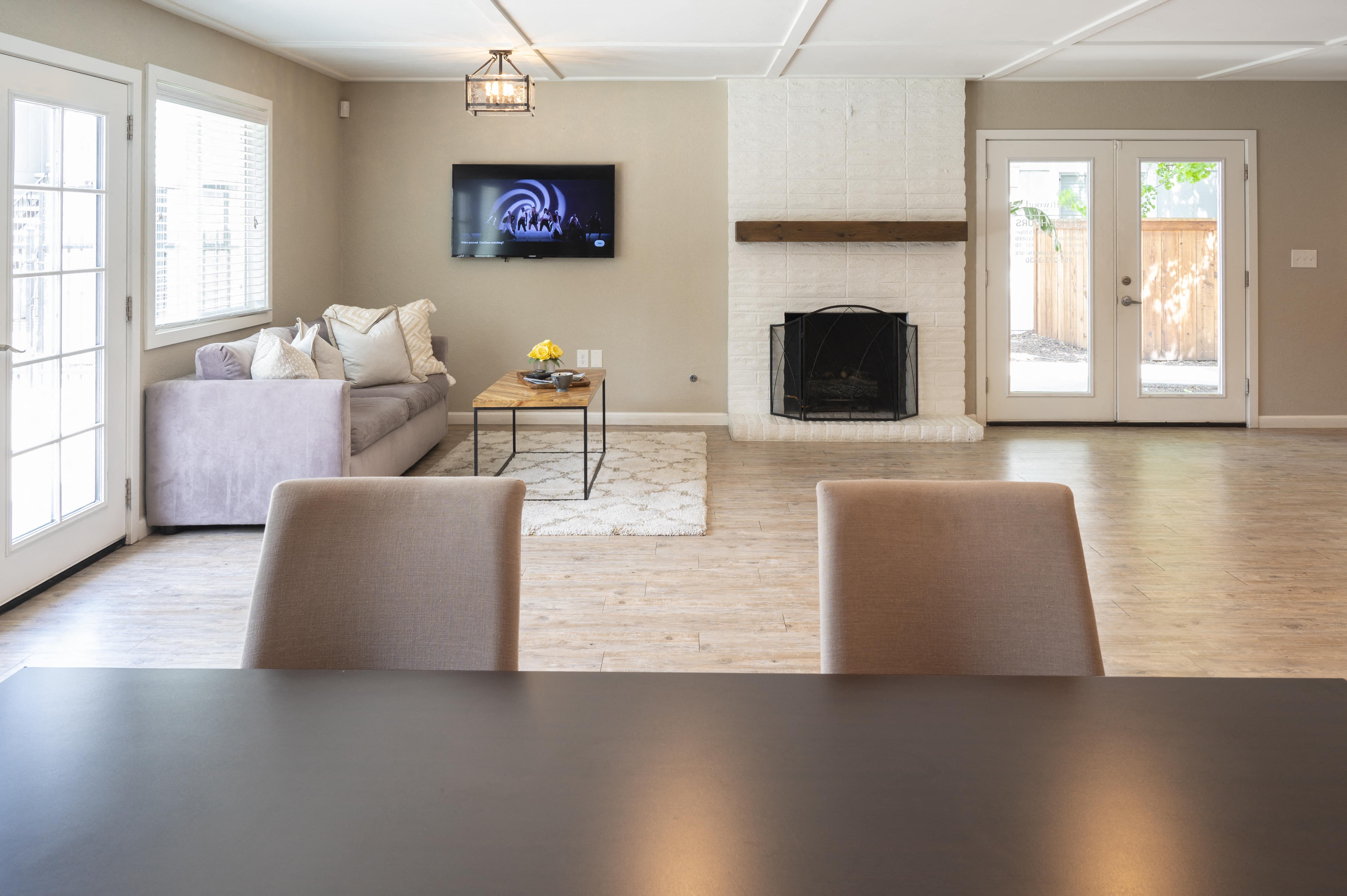 Driftwood Apartments photo 2